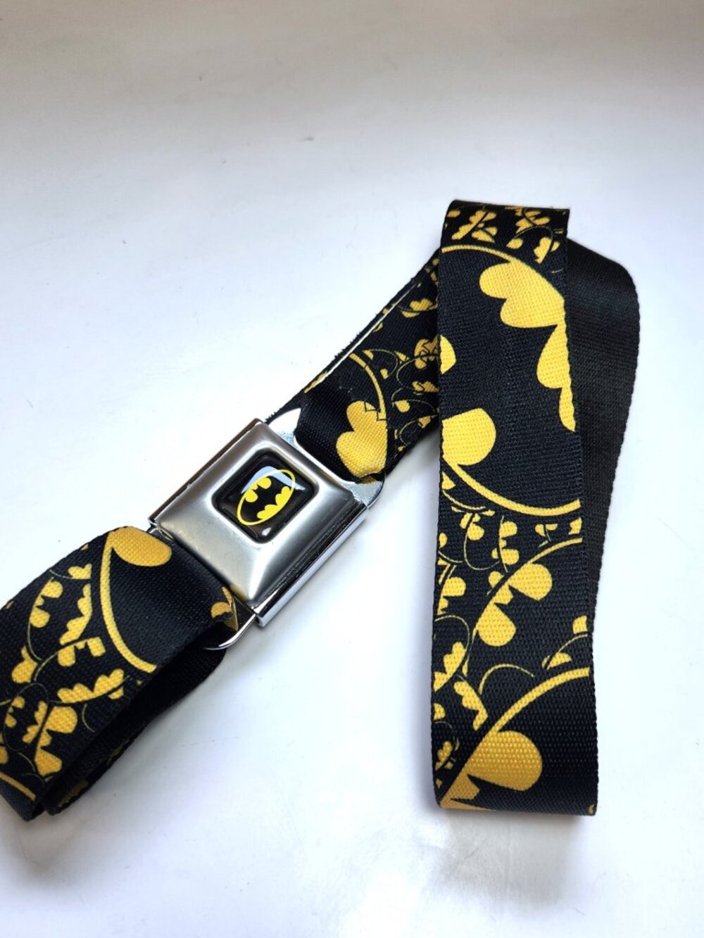 DC Comics Batman Seatbelt Buckle Belt Yellow Black Adjustable Superhero Belt - Picture 7 of 7